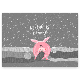 Поздравительная открытка с принтом Winter is coming в Сыктывкаре, 100% бумага | плотность бумаги 280 г/м2, матовая, на обратной стороне линовка и место для марки
 | Тематика изображения на принте: весёлый | вяжет | год | домашняя | животные | зима | клубок | мороз | надпись | наступает | новый год | п | поздравление | поросенок | праздник | прикольный | пятачок | рождество | розовый